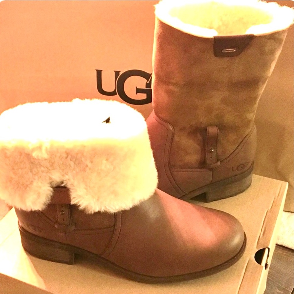UGG Chyler boot with real fur rubber sole size 10